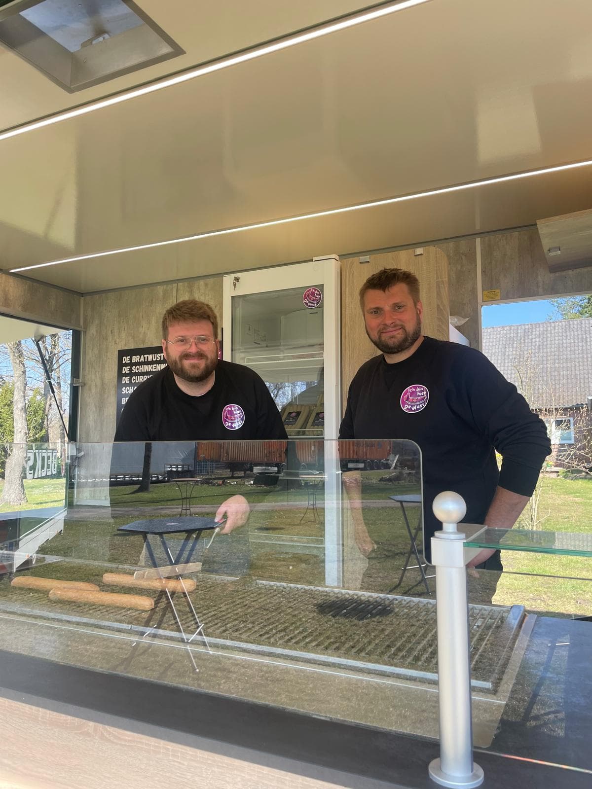 René Zahlmann und Volker Greier am De Wust Imbiss
